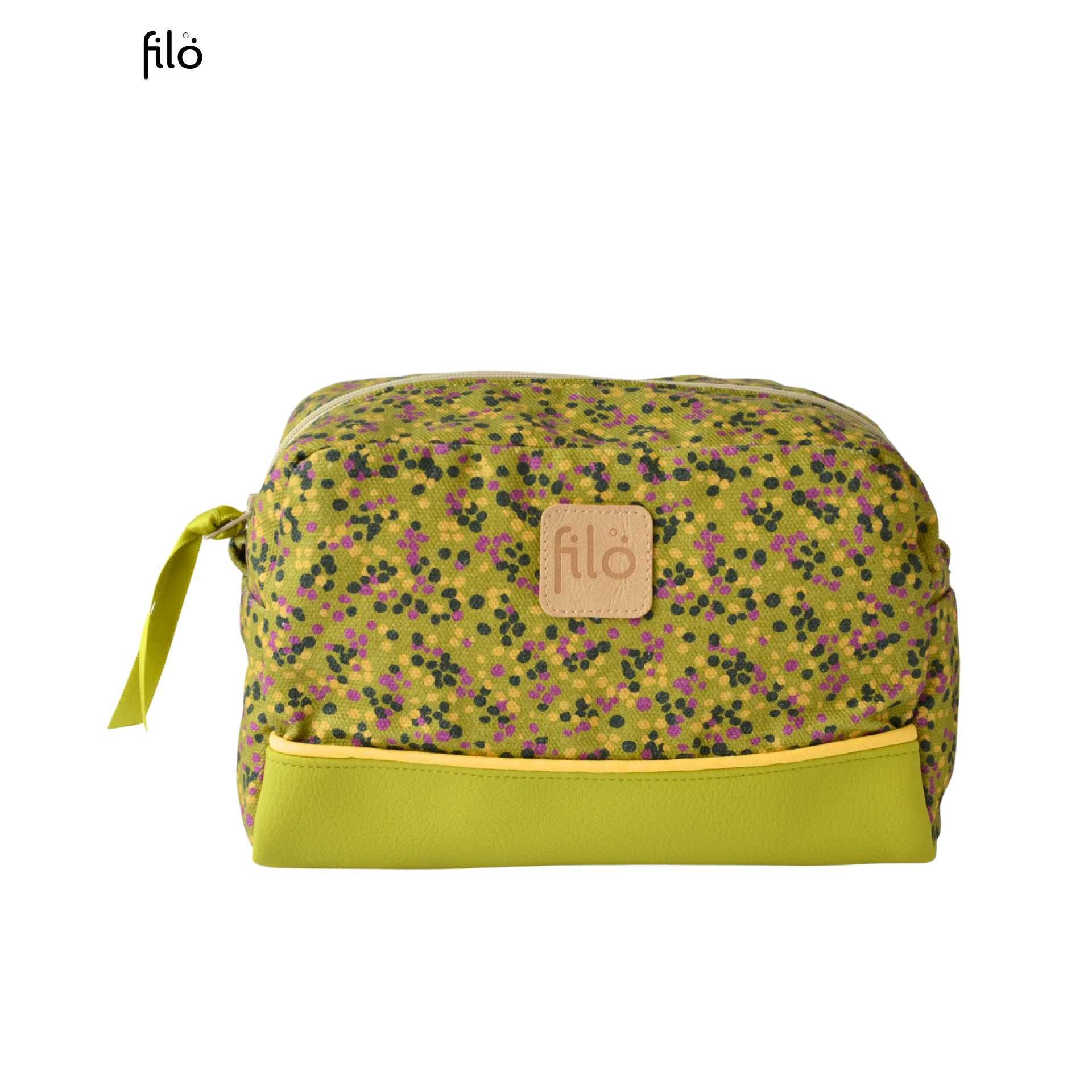 Trousse de maquillage artisanale en coton vert olive avec détails fuchsia, jaune et vert vif, base en simili cuir vert anisé, format compact 19×13×8 cm.